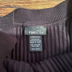 Rue21 Women's Dark Brown Crew Neck Sweater